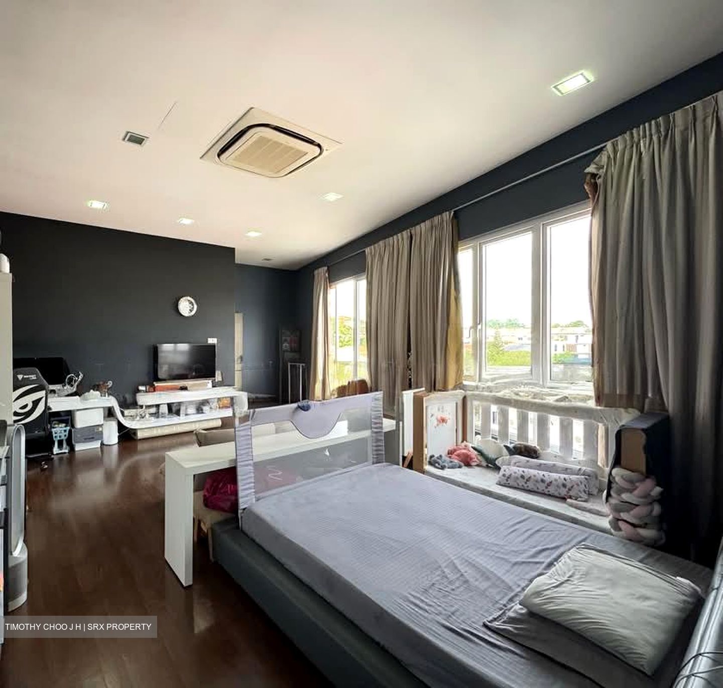 Apollo Gardens (D16), Terrace #581688321